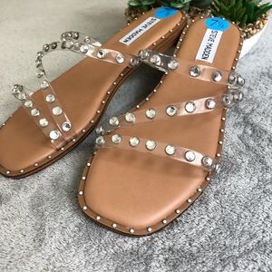 STEVE MADDEN, FLAT SANDALS, SIZE  Seven and a Half